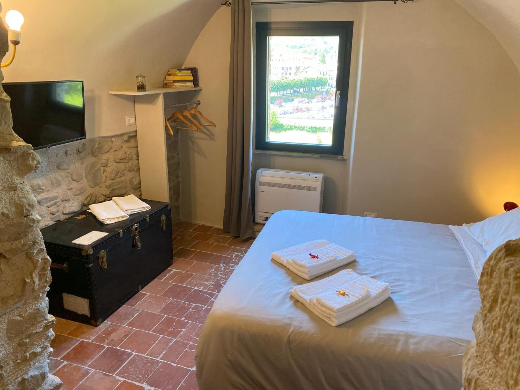 La Casa Medievale Suites E Spa Pontremoli Bagian luar foto