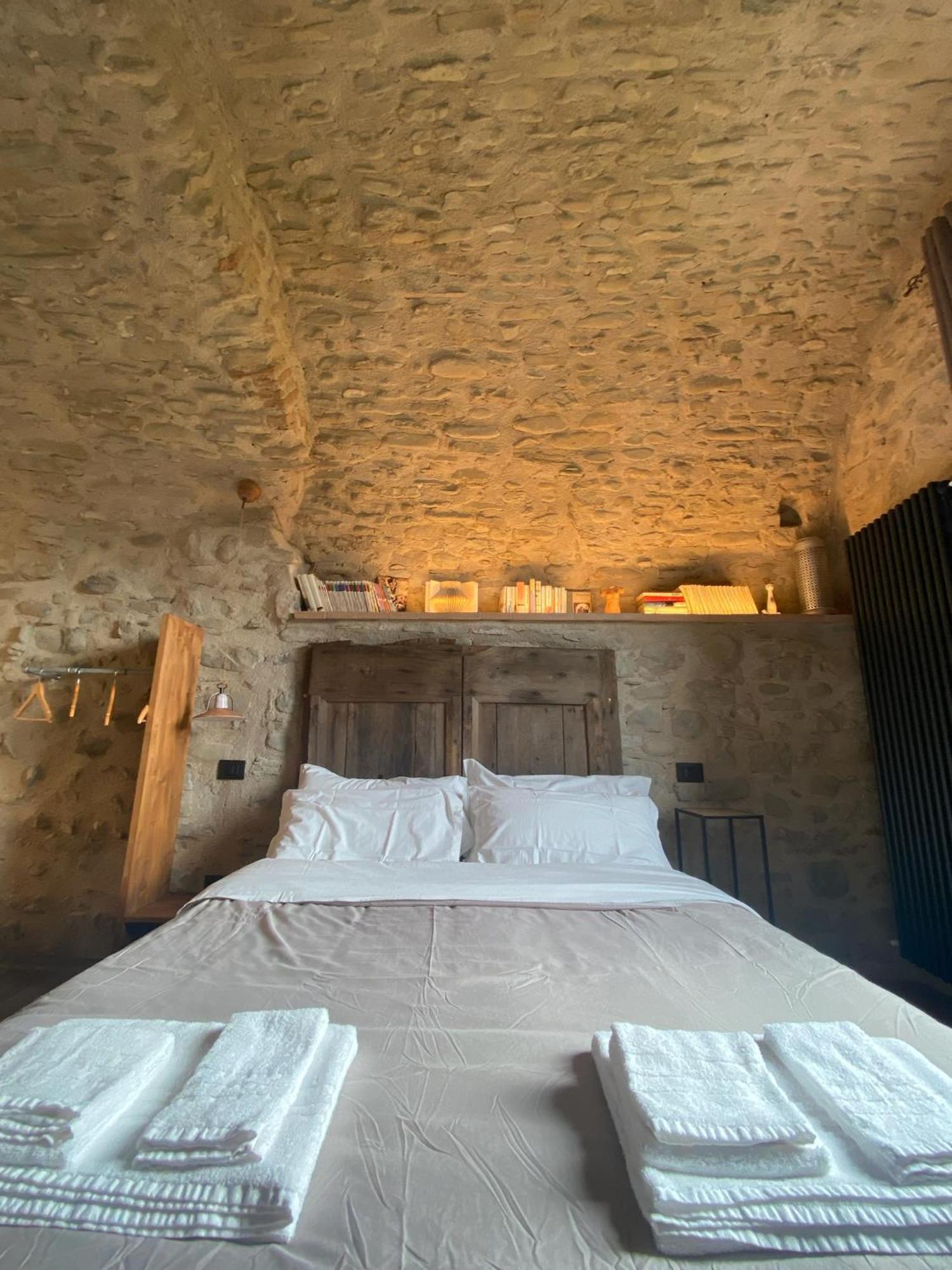 La Casa Medievale Suites E Spa Pontremoli Bagian luar foto