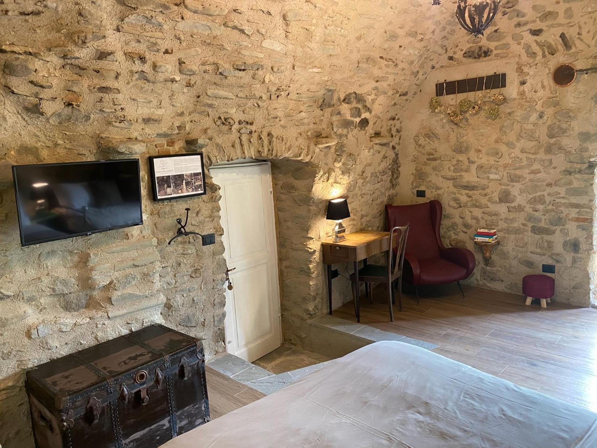 La Casa Medievale Suites E Spa Pontremoli Bagian luar foto