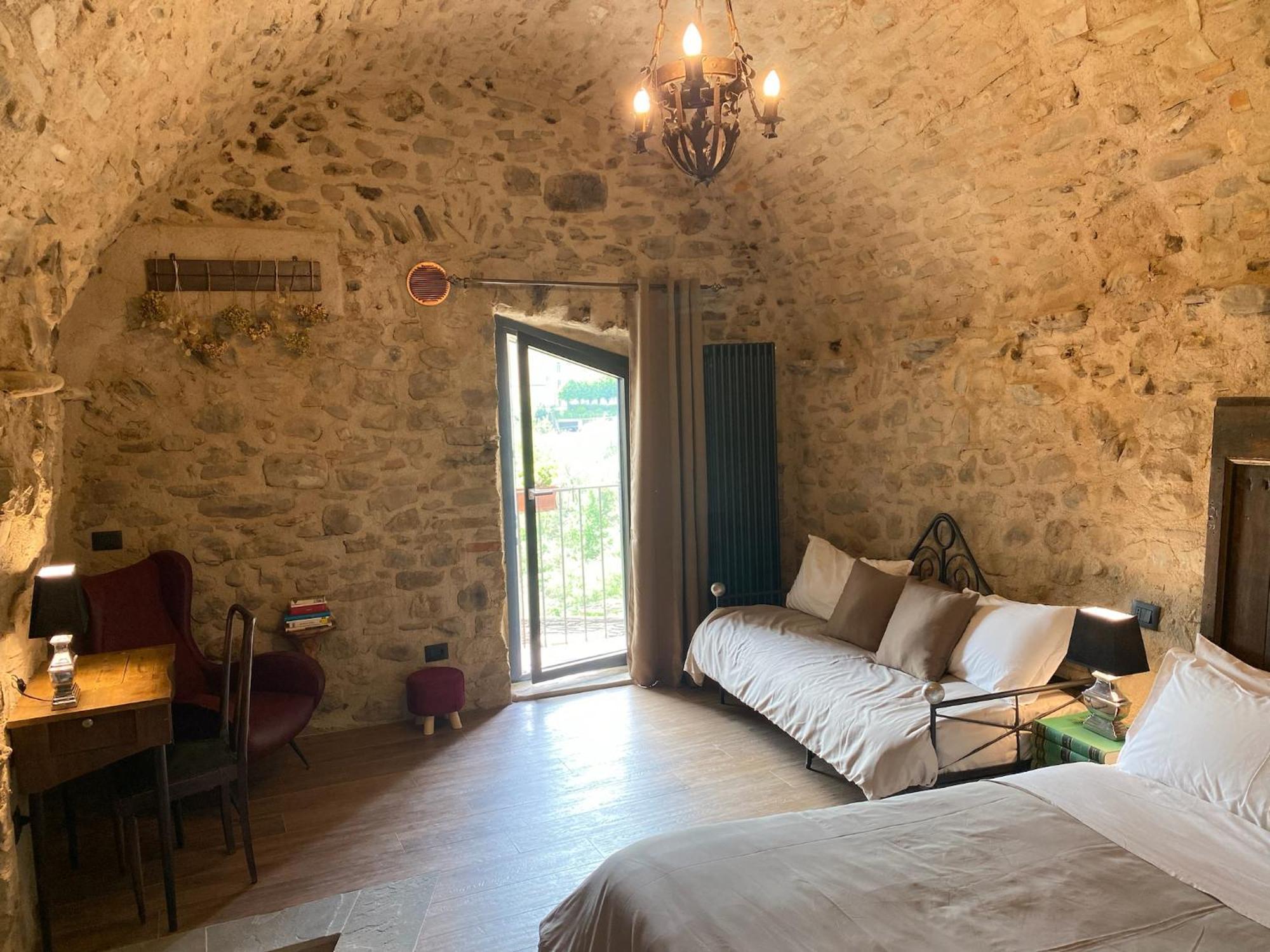 La Casa Medievale Suites E Spa Pontremoli Bagian luar foto
