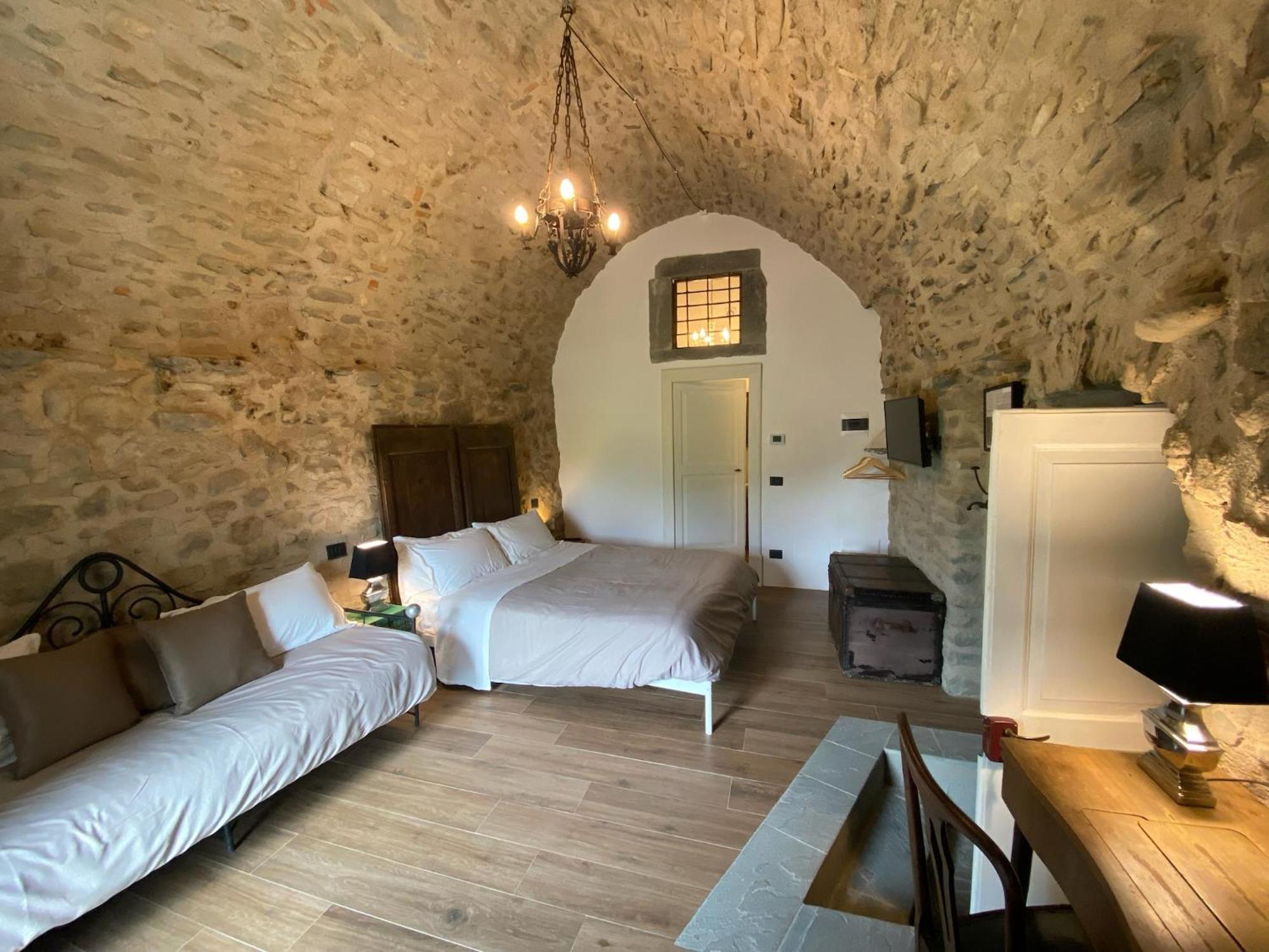 La Casa Medievale Suites E Spa Pontremoli Bagian luar foto