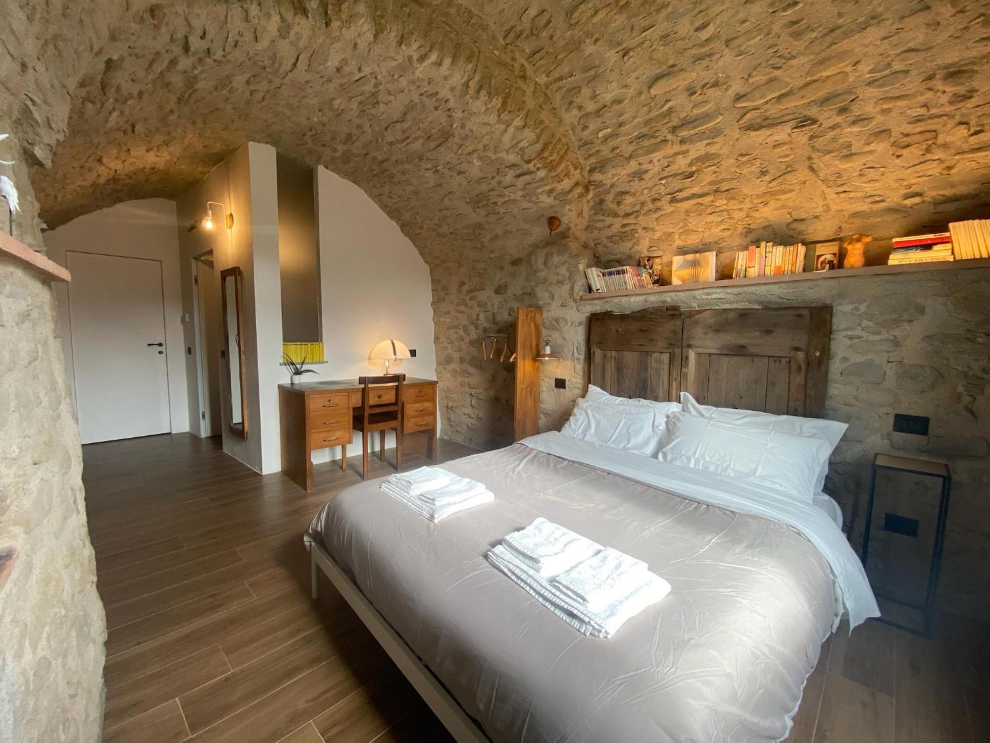 La Casa Medievale Suites E Spa Pontremoli Bagian luar foto